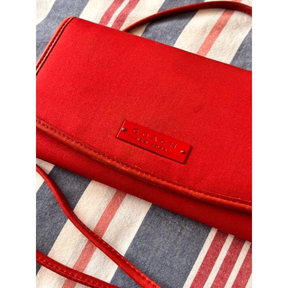 Vintage 90s Coach crossbody wallet